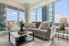 Modern Suite Calgary Downtown 5 min walk Stampede